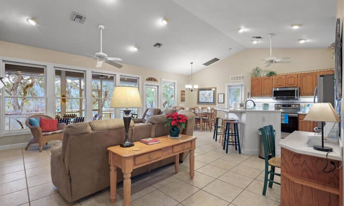 Bell House | Suwannee House & Bungalow