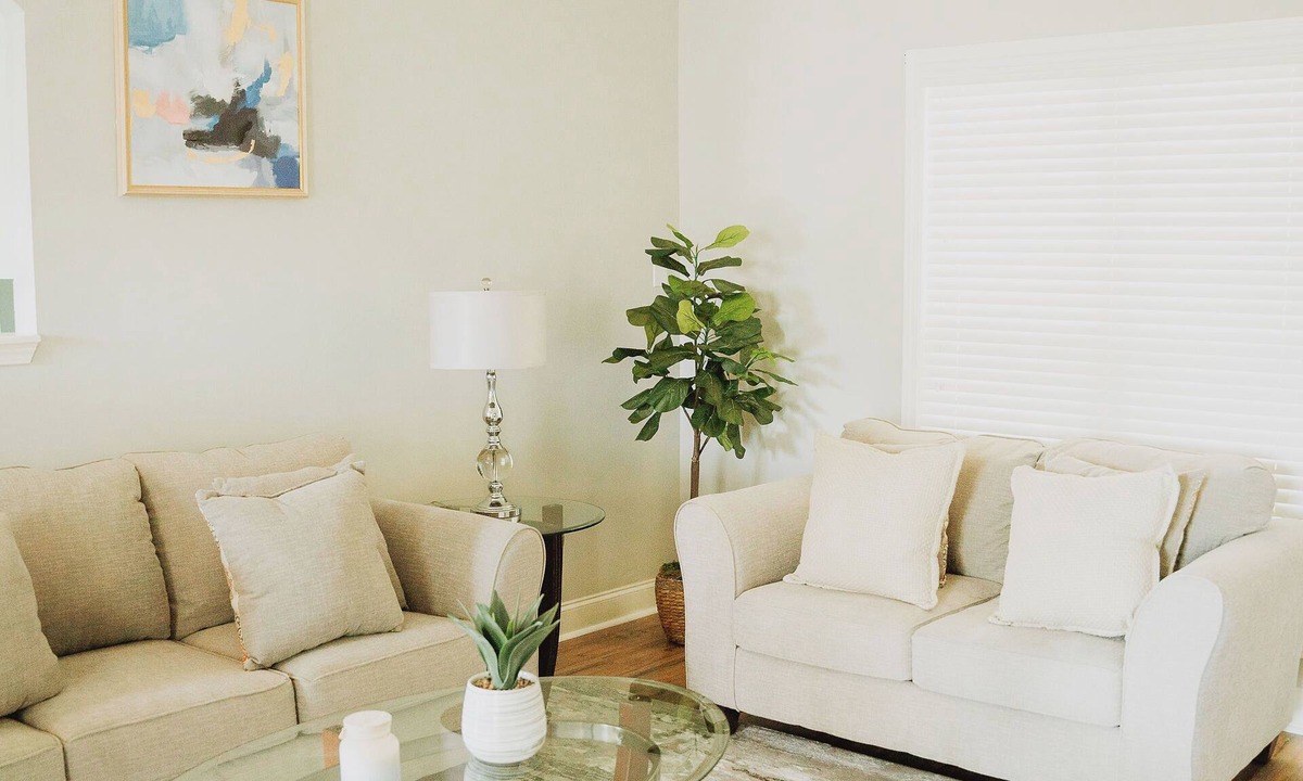 Perry House | Sweet Magnolia Mid-Term Stay! We are pet and family friendly!