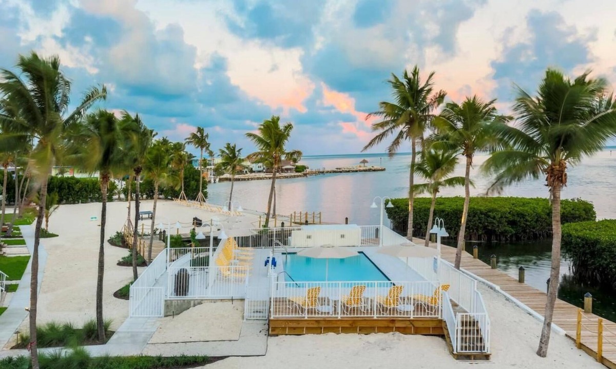 Islamorada Apartment | Swim with Dolphins in the Florida Keys! FREE Breakfast & Parking, Marina, Pool!