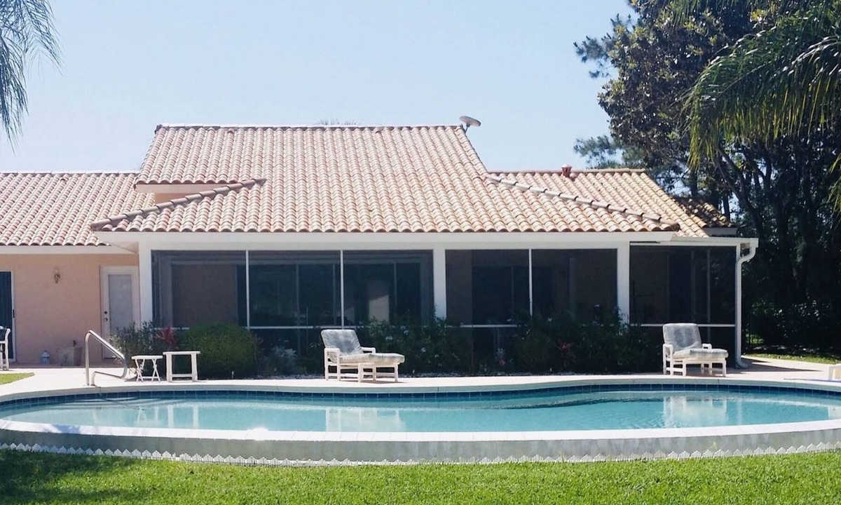 Clermont House | SWISS 22 - Lake Stephanie