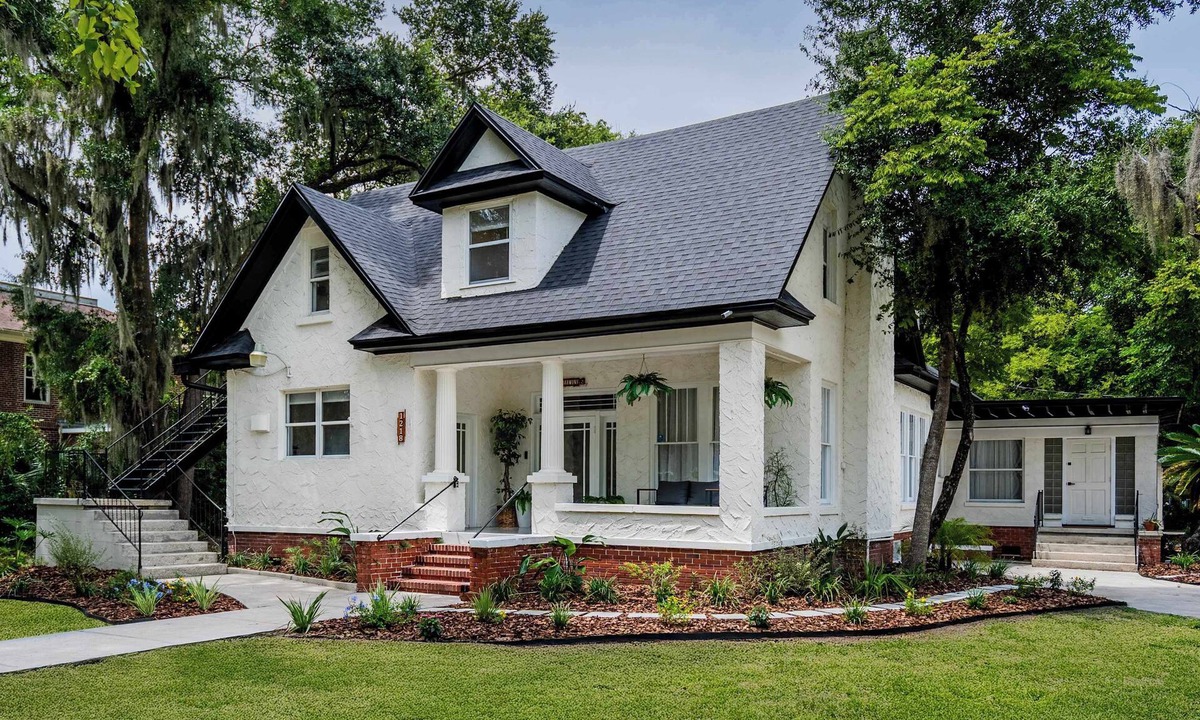 Gainesville House | Symphony at The Key | 7BR Mansion 1mi to UF & DT