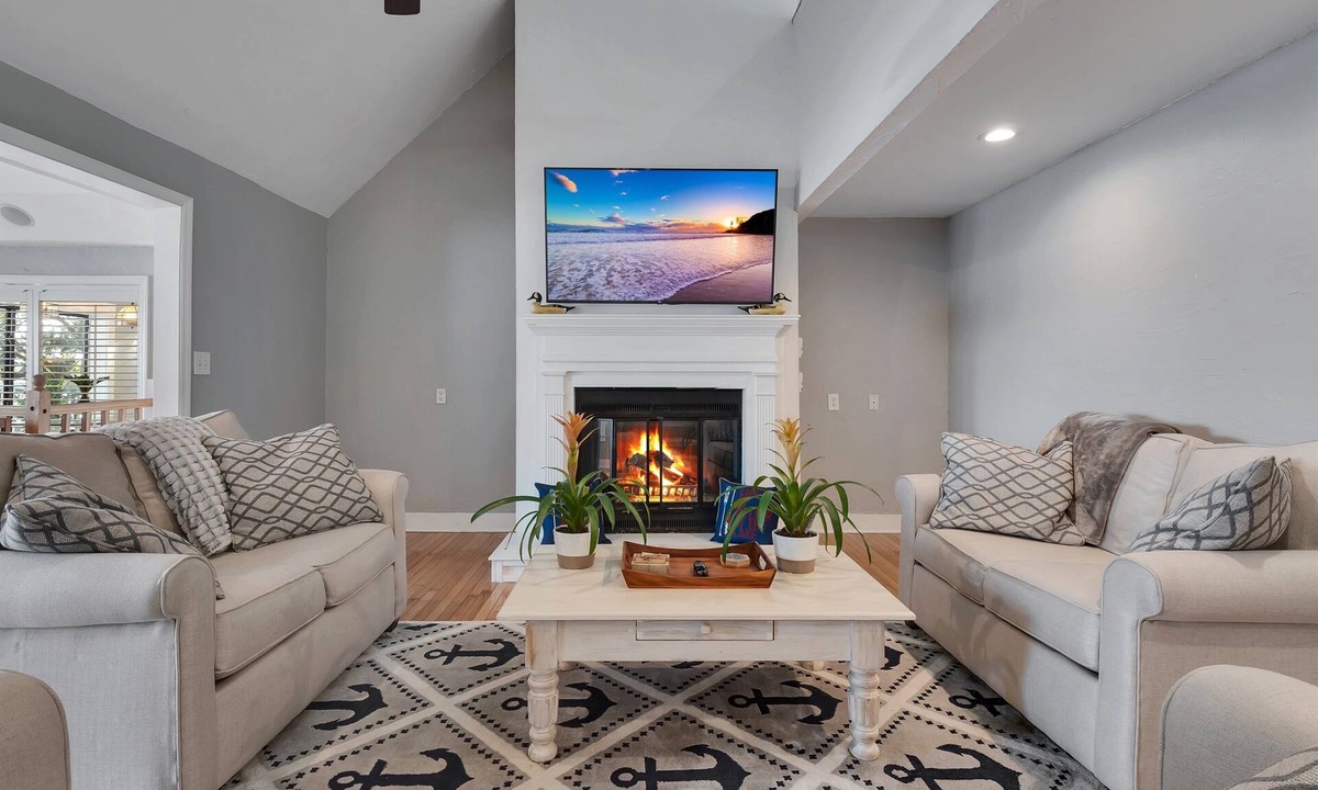 Quincy House | Talquin Time: Lakefront - Dock - Pool Table