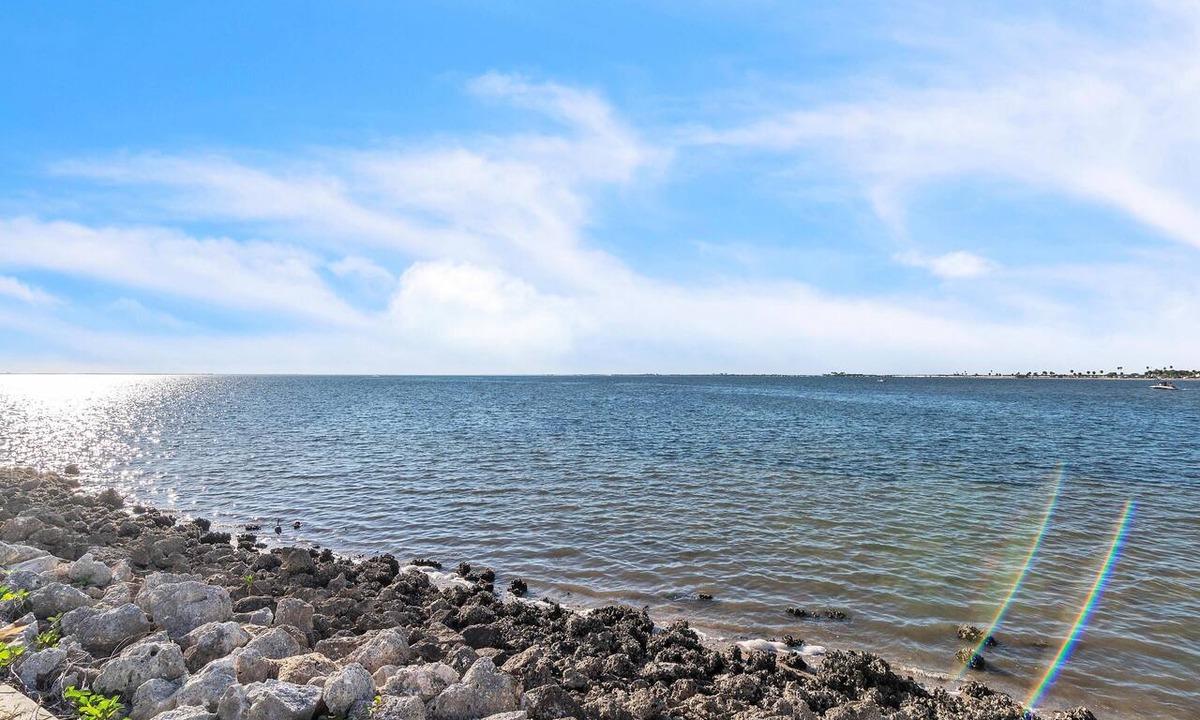 Rocky Point Condo | Tampa Bay 1BR - Pool, Balcony & Beach Access