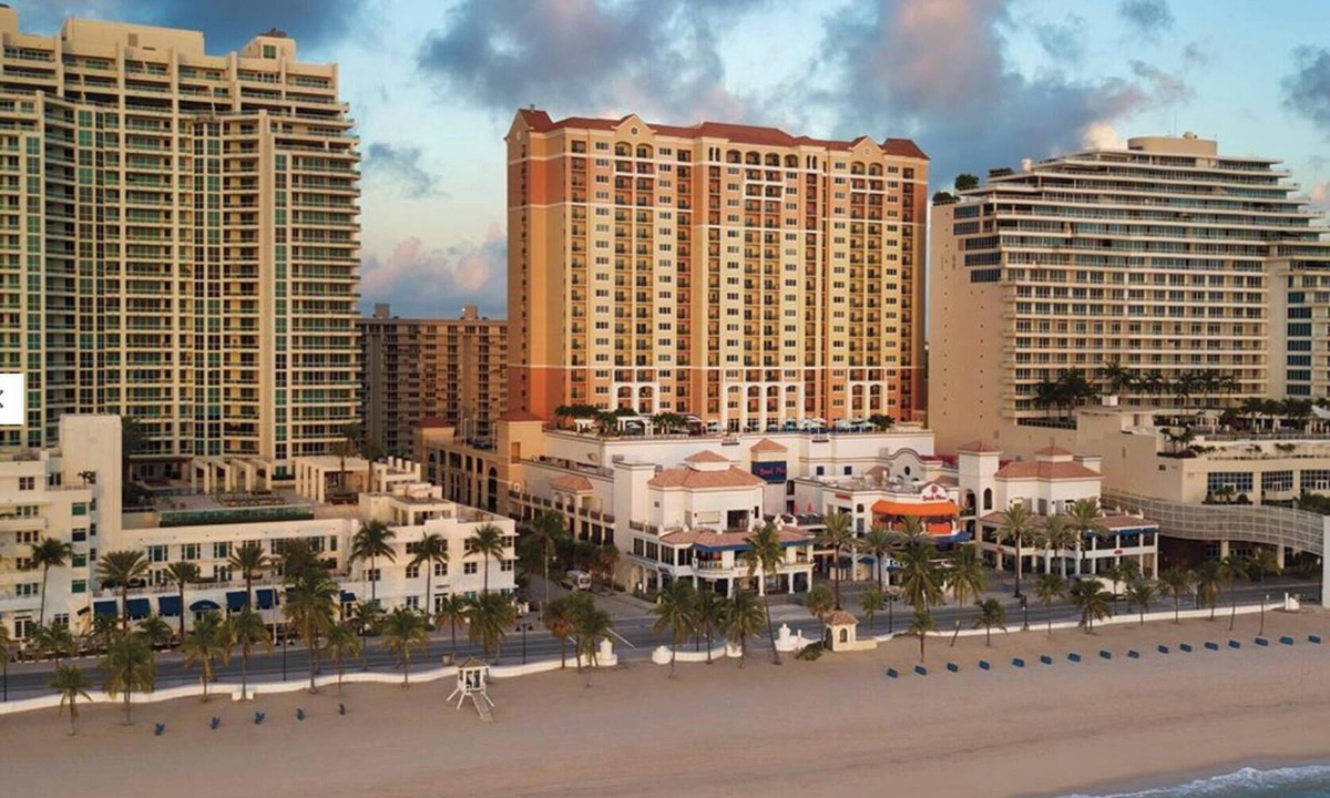 Central Beach Resort | Thanksgiving at Marriott's BeachPlace Towers in Fort Lauderdale, Nov 25-Dec 2 !