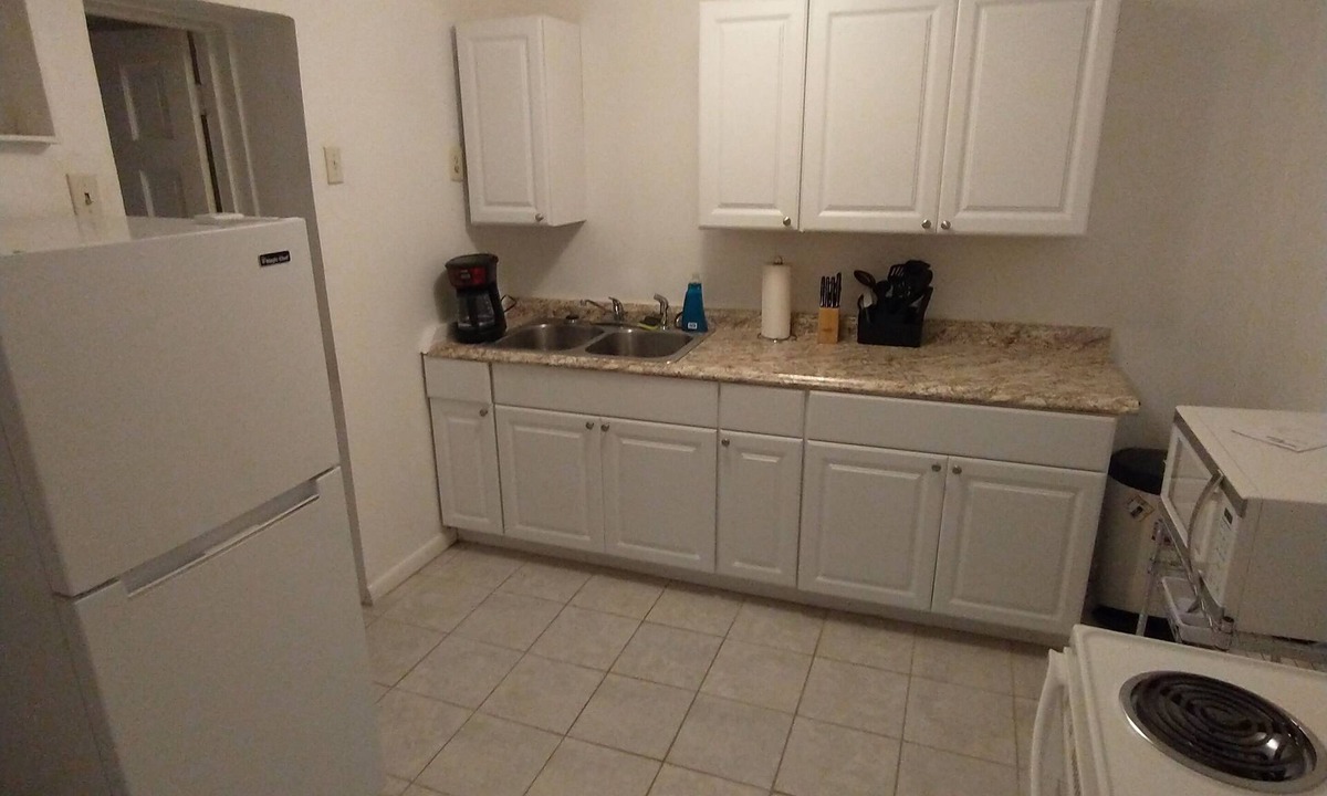 Jacksonville Apartment | The Annex – Ronnie Van Zant's Former Bedroom!