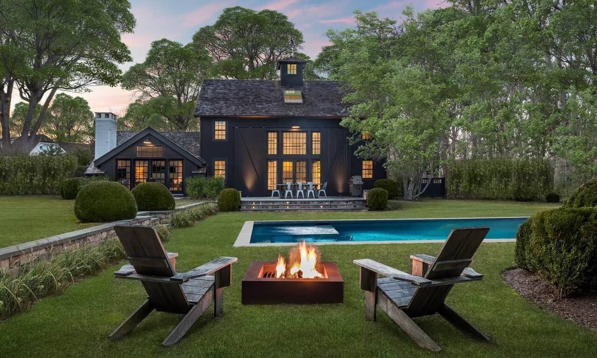 Bridgehampton House | The Beach Barn | 4 Bedroom, Pool, 6 min to beach