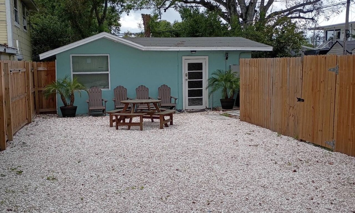 Clearwater Apartment | The Cottage in Clearwater - 30 Day Minimum Stay