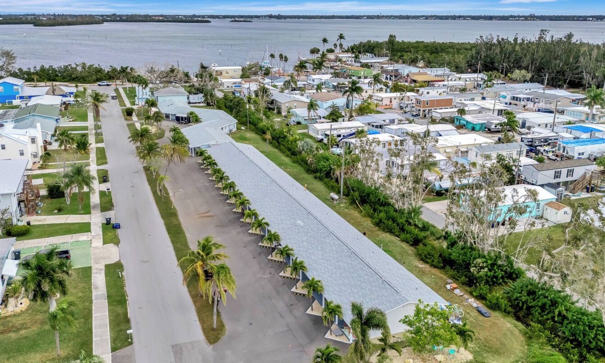 Whitney Beach Apartment | The Cozy Cove II 3 min to the beach