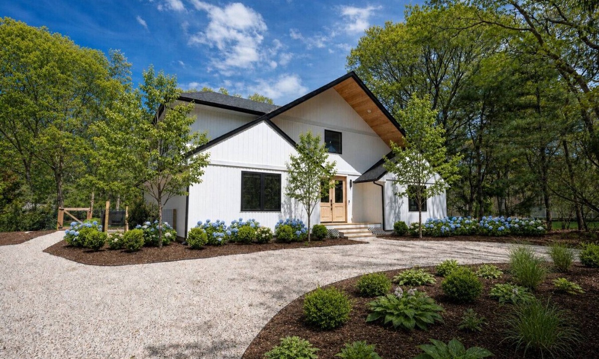 Bridgehampton House | The Farmhouse at Sea Farm in Bridgehampton
