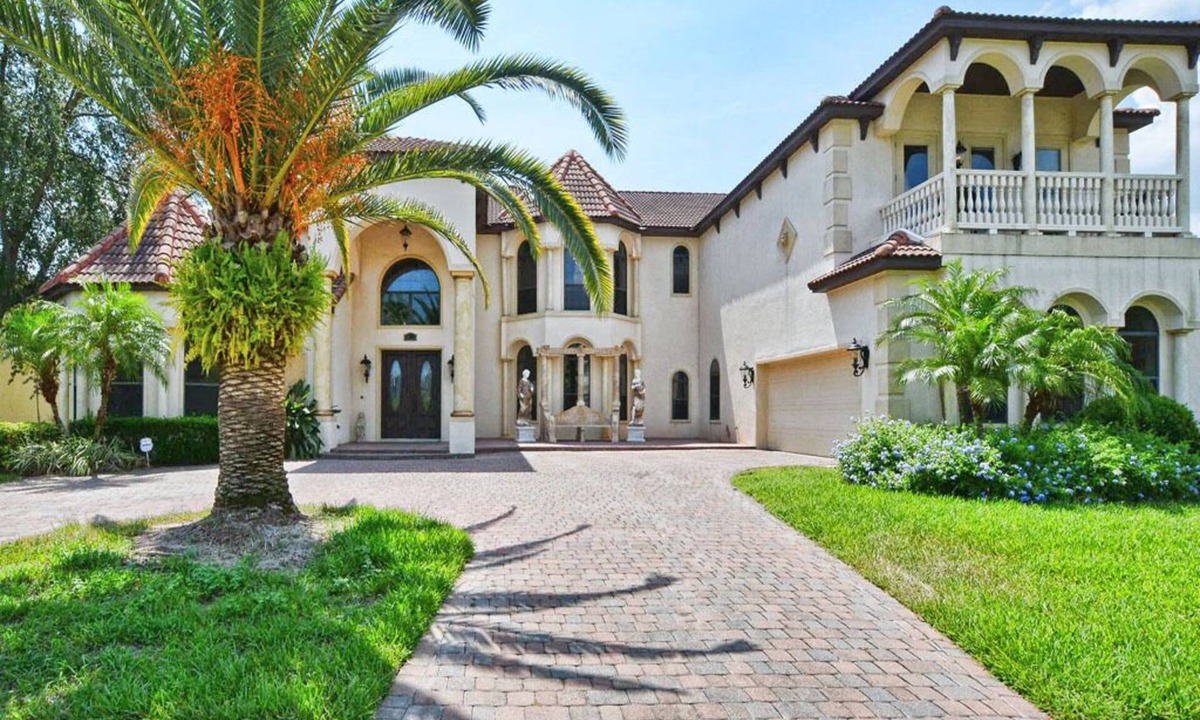 West Kissimmee Villa | The Formosa Grand Mansion! Lakefront! Infinity Pool & Spa! Cinema! Pure Luxury!
