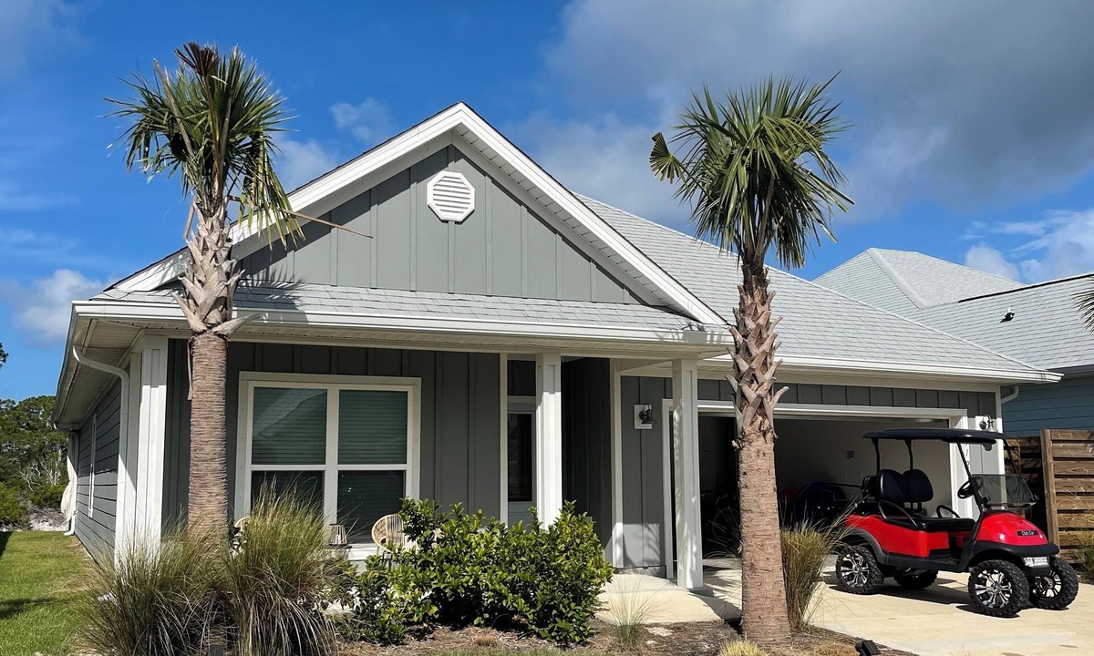 Port St. Joe House | The Heron Beach House in Windmark/Mexico Beach, 2 Pools & 5 min walk to Beach.