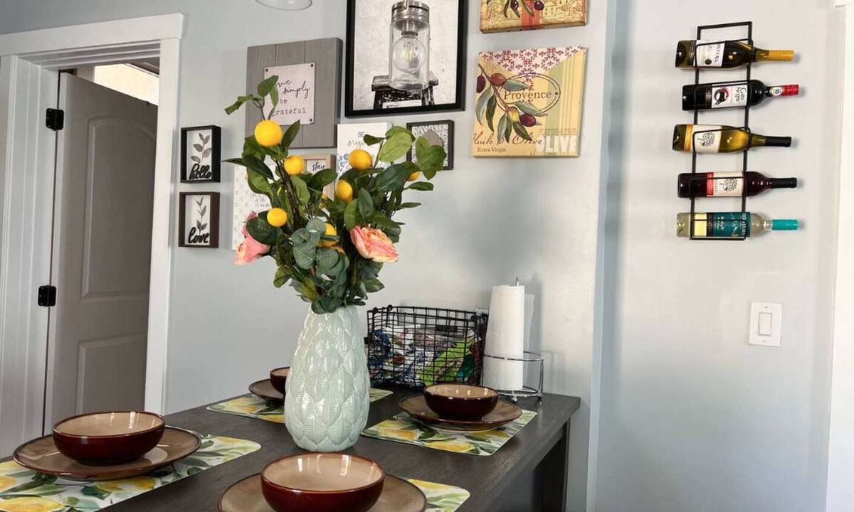 Catskill Apartment | The Hideaway a large studio that sleeps 4 with a fireplace and tub shower
