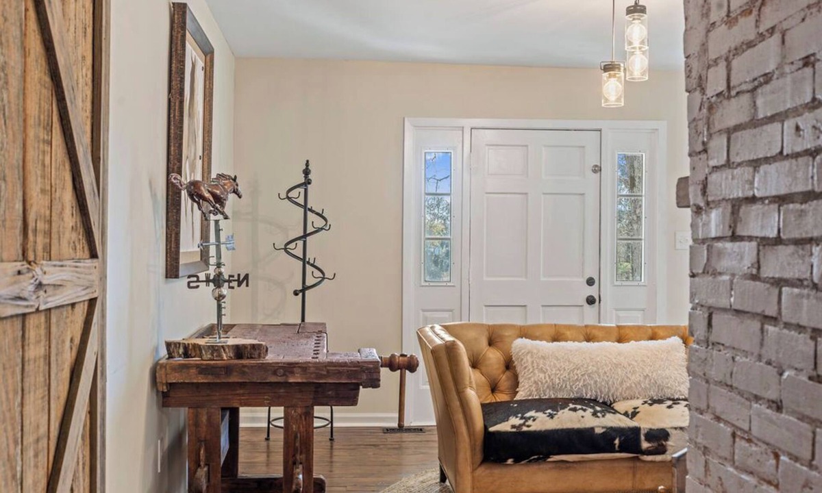 Peach Orchard House | The Lively House - 4 BD Stylish Ranch on 13 AC, 6 MI to Augusta Regional Airport