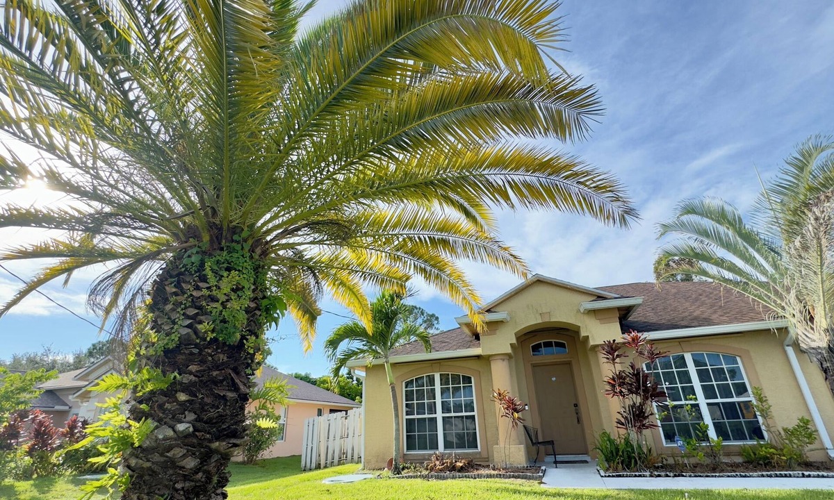 Port Saint Lucie Villa | The Poolside Escape Near Beaches