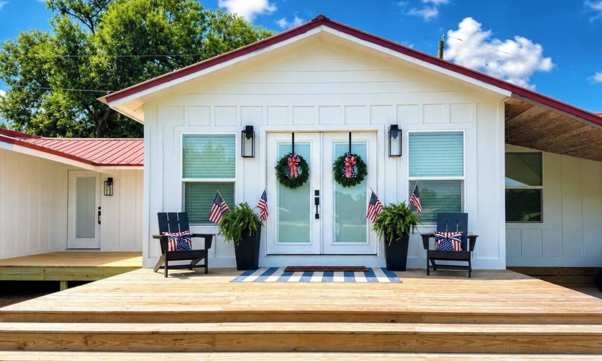 Telogia House | 'The Reel Retreat' at Bristol Boat Landing