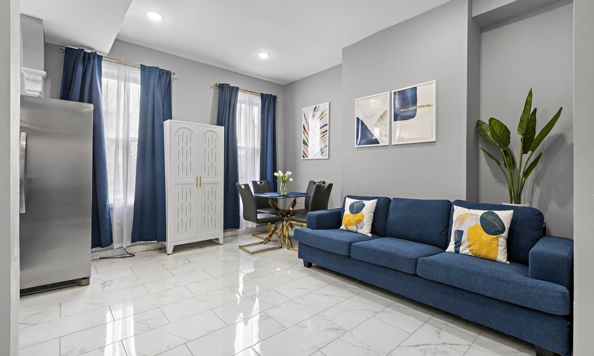 Greenville House | This modern 5-bedroom, 3-bathroom home in Jersey City offers everything you need