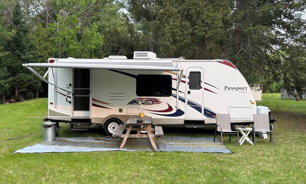 Cheboygan House | This rv is a 1 bedroom(s), 1 bathrooms, located in Cheboygan, MI.
