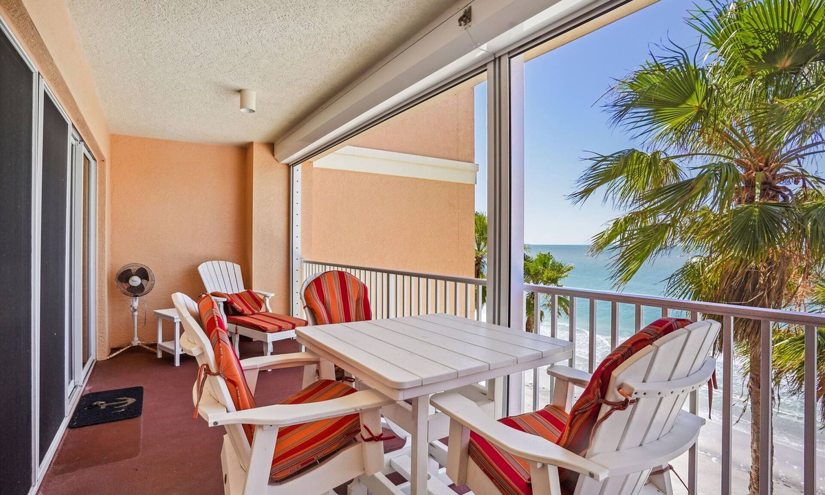 North Redington Beach Condo | Tides 6-563 Monthly Getaway to Paradise