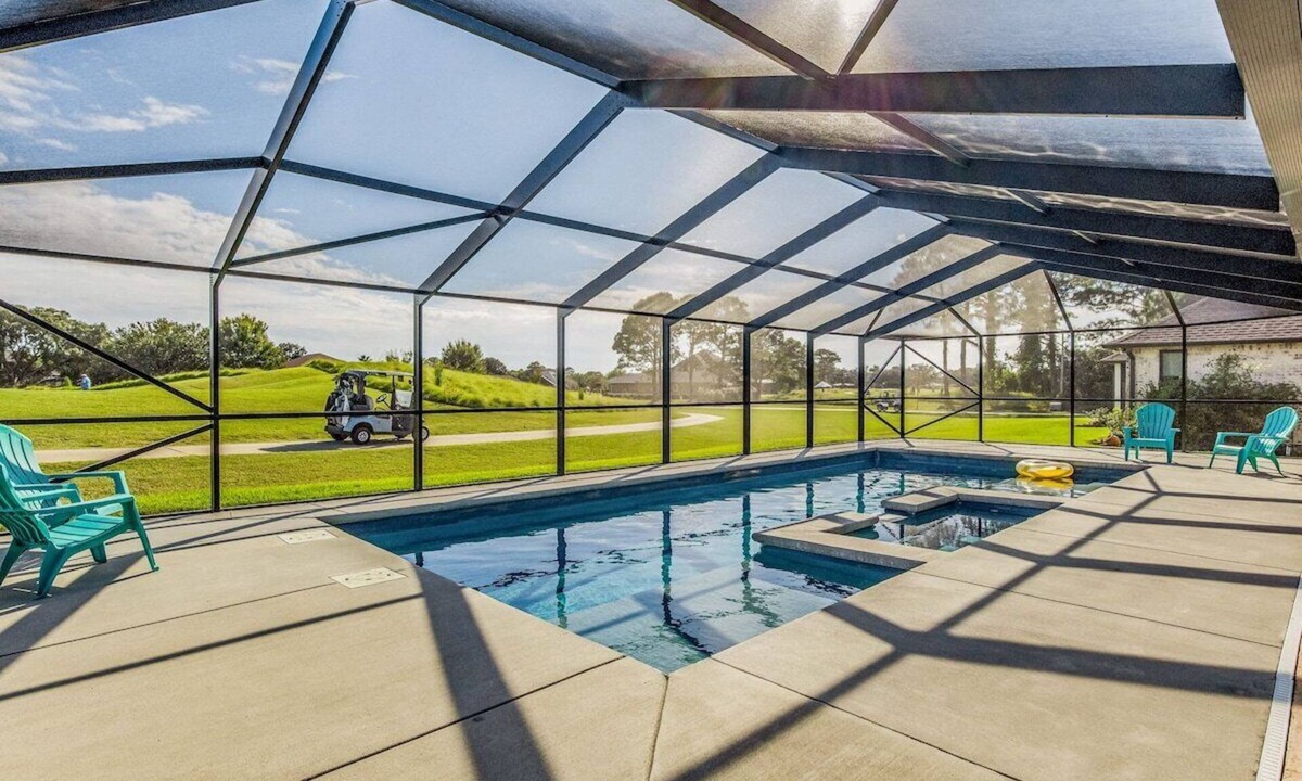 Gulf Breeze House | Tiger Point Paradise - Pool Home Near Beach & Golf