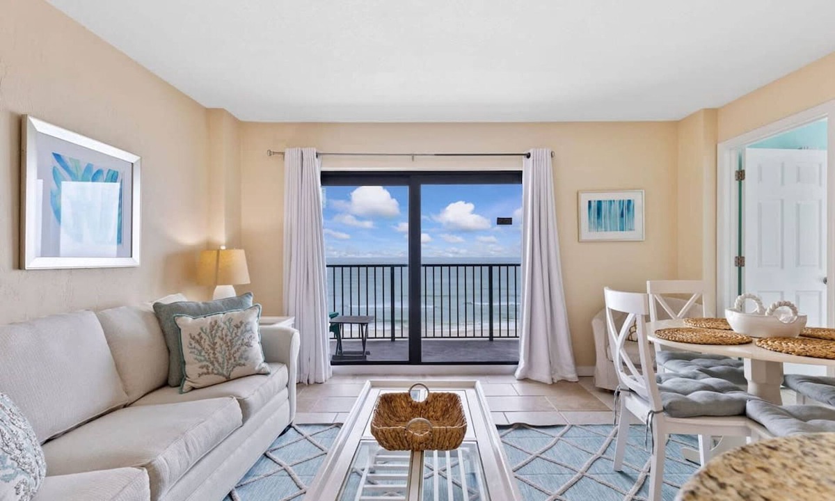 Daytona Beach Shores Apartment | Top Floor Oceanfront Condo w Pool Beach Access