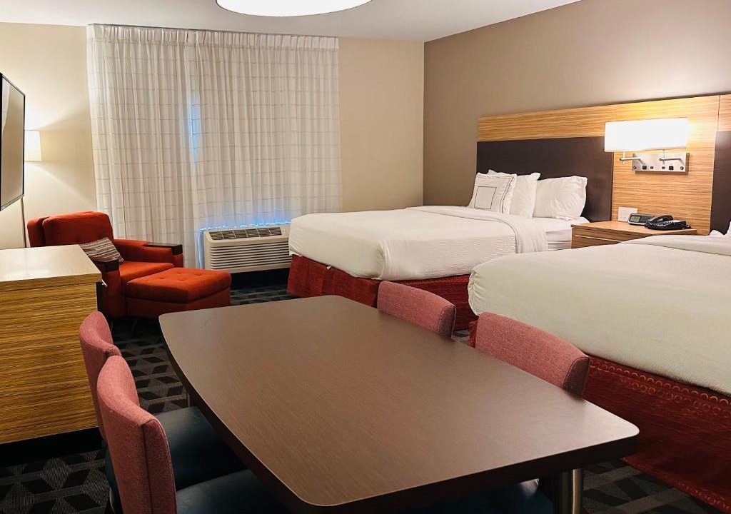 Clinton Hotel | TownePlace Suites by Marriott Clinton