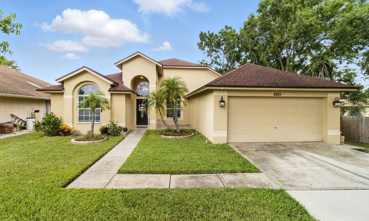 Town 'n' Country House | Traditional Homes of Tampa 5 stars on the other site.