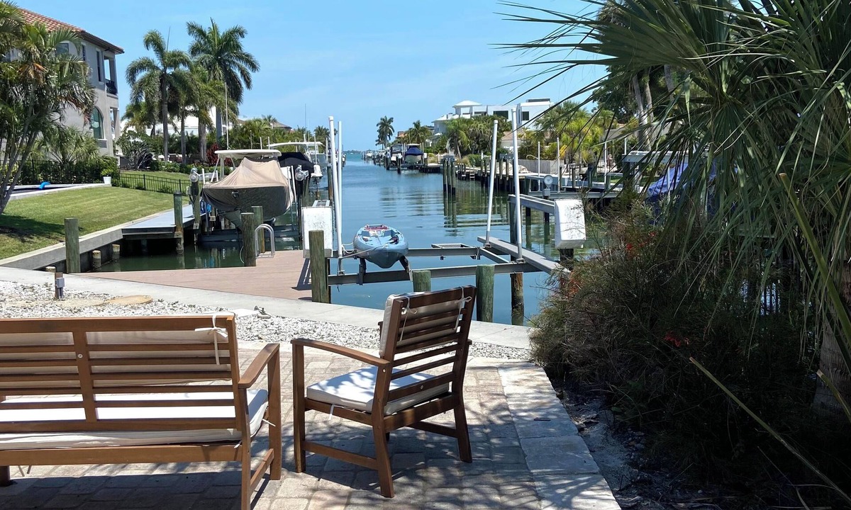 Longboat Key House | Tranquil Waterfront home- Water, peace, sunshine, & sand, this is your place.