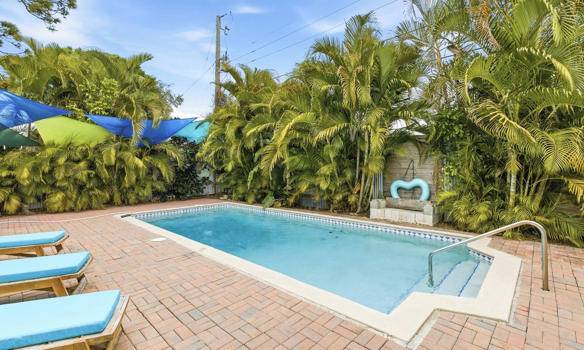 Sarasota House | Trish's Beach Retreat with Pool/Spa by Siesta Keys