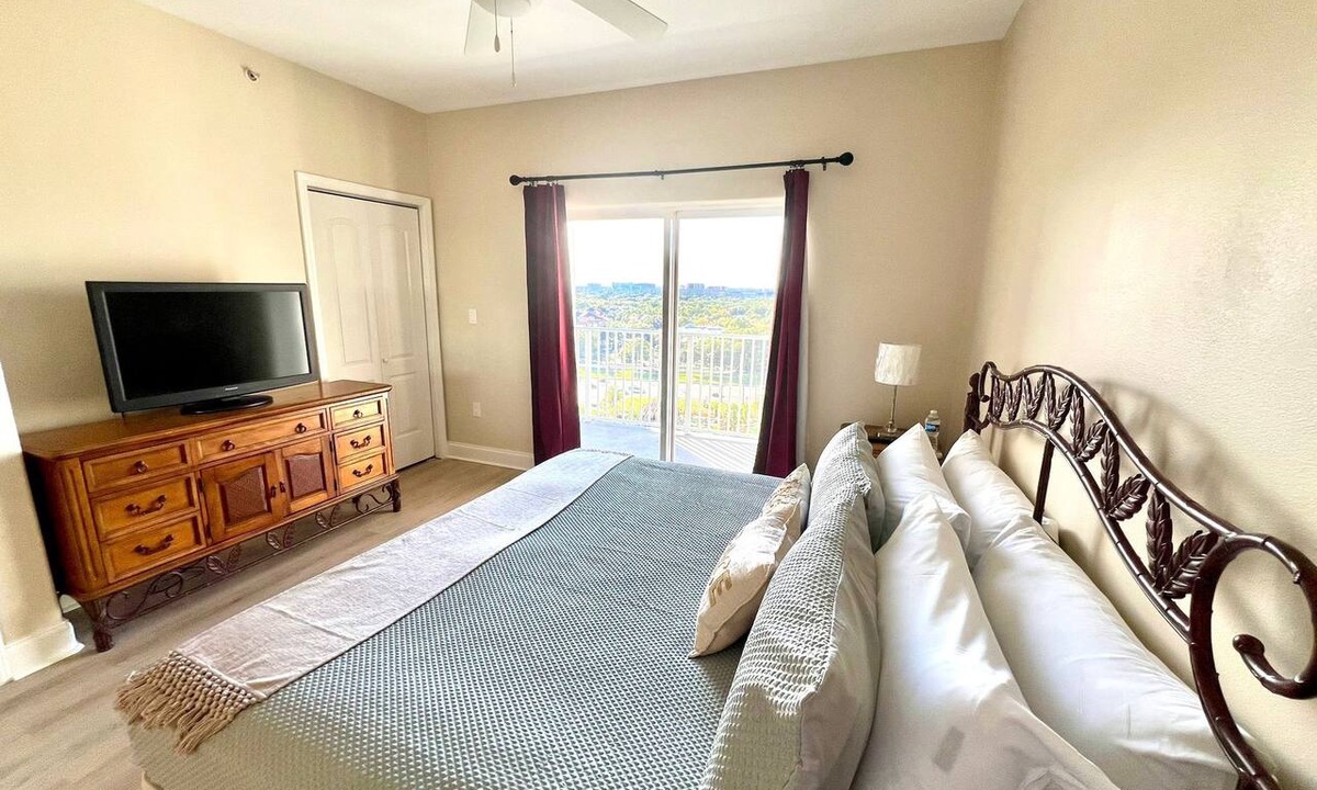 Florida Central Atlantic Coast Condo | Tropical Lakefront Condo at Disney w/TWO Balconies - 1 mile to Downtown Disney!