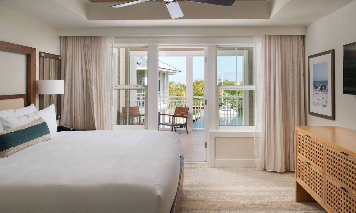 Holmes Beach Hotel | Two-Bedroom Villa with Tranquil Colors, Soothing Textures and Island Charm