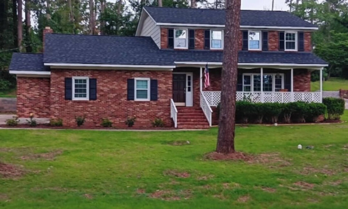 North Augusta House | Unfurnished Spacious 6-bedroom house in tranquil North Augusta with AC, WiFi