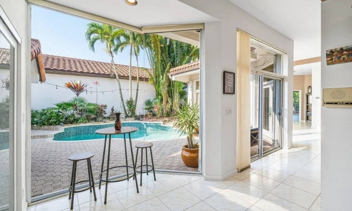 Boca Del Mar House | Unique Boca Raton Courtyard Home