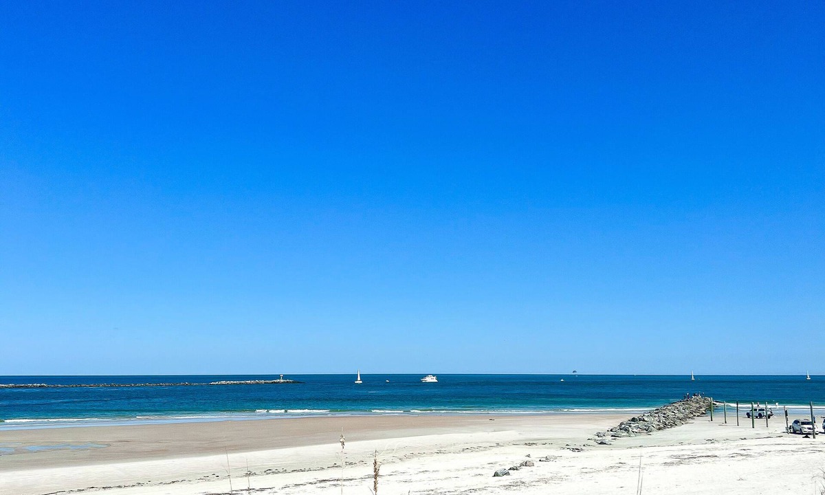 Bethune Beach Condo | Updated, Direct Oceanfront Getaway in Chadham by the Sea! Amazing Amenities