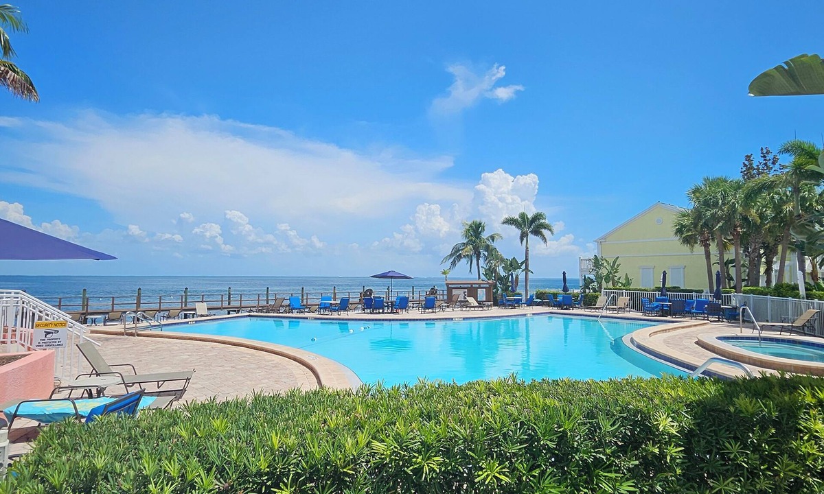 Coquina Key Condo | Updated Waterfront Condo, Pool + Pier, 10 Min to Beach & Downtown St. Pete