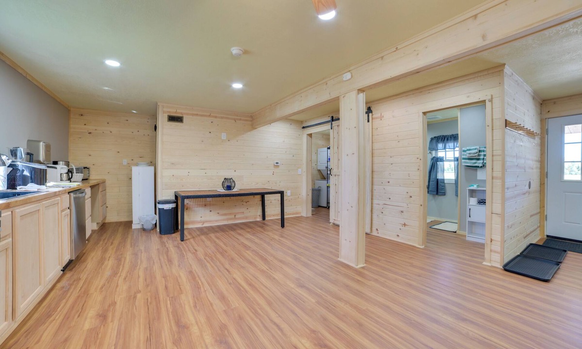 Rudyard Cottage | Upper Peninsula Barndominium on 18 Acres w/Emus