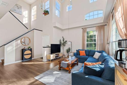 Windwood Bay House | Vacation Home with Private Guest Suite Near Disney