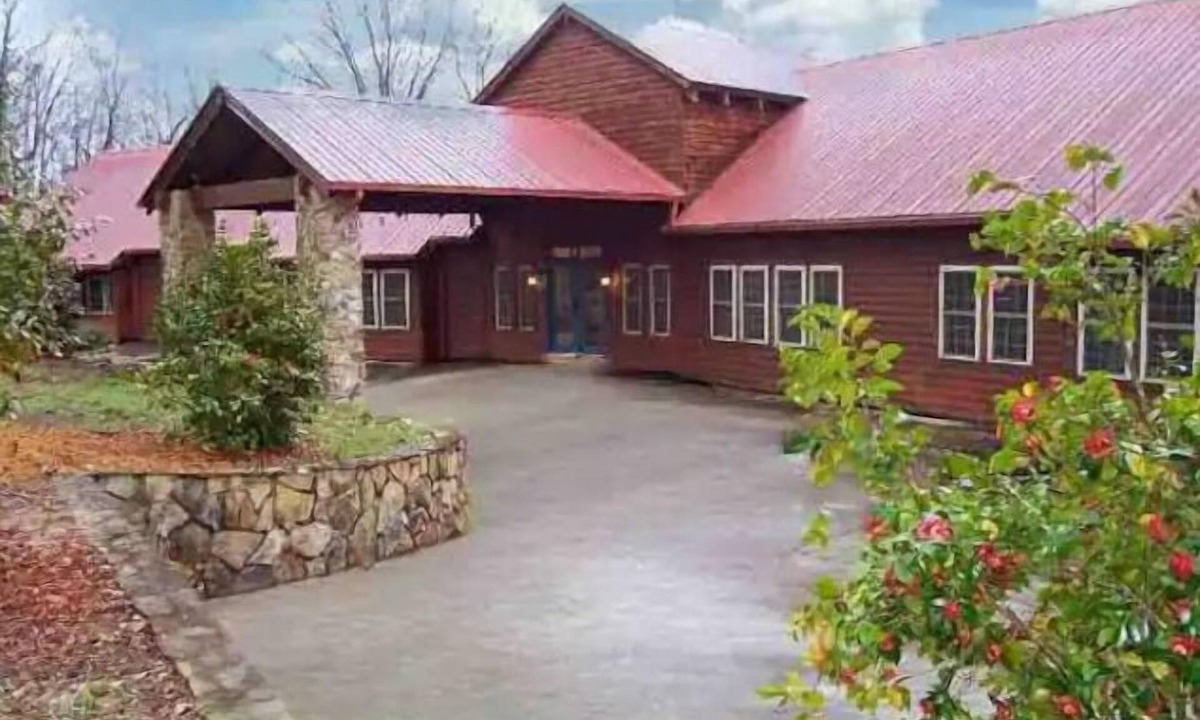 Manchester House | Vacation, Wedding, Retreat & Family Gathering, Spa and Theater rooms - Sleeps 30