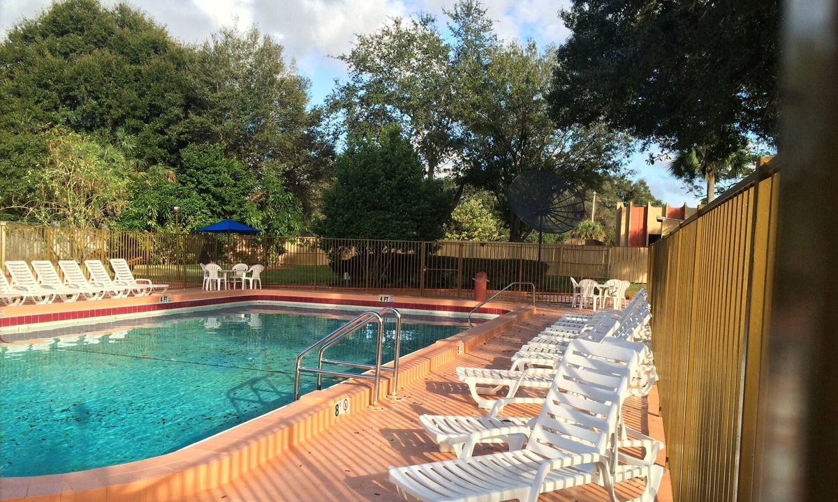 Bearss Plaza Hotel | Value Lodge Busch Gardens Tampa