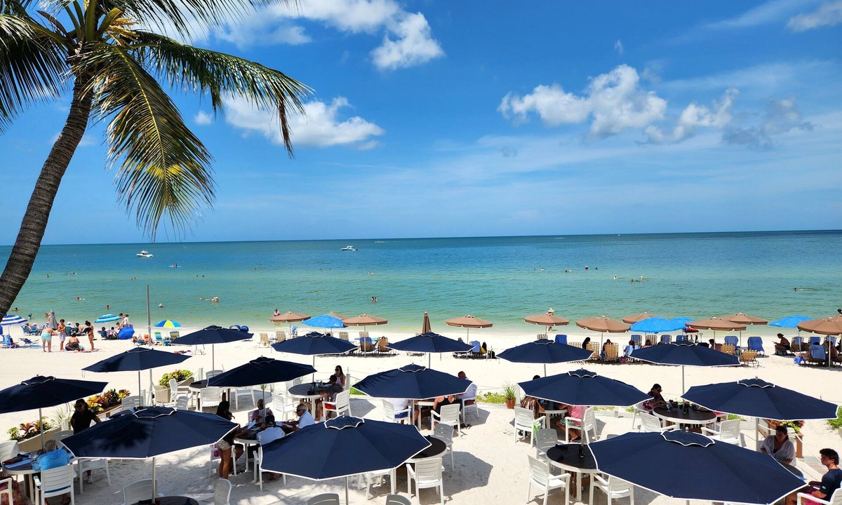 Vanderbilt Beach Hotel | Vanderbilt Beach Resort