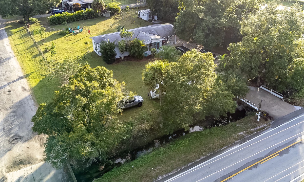 Vero Beach South House | Vero Beach House 10 minutes from beach, downtown, trails and river kayaking