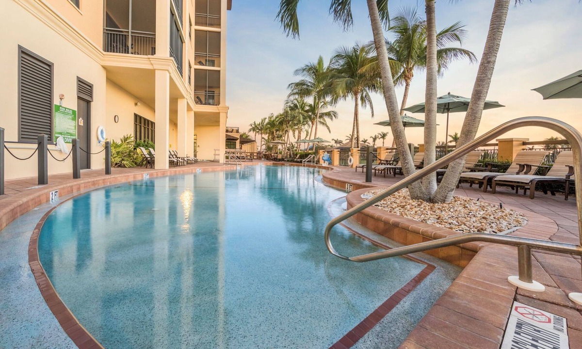 Marco Island Villa | Villa on Marco Island | Outdoor Pool + Hot Tub