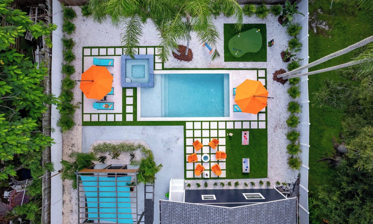 River District House | Villa Tessa: Sleeps 12, 4BR-3BA-Pool/Spa-Mini Golf-Small Dog OK-8 Miles to Beach