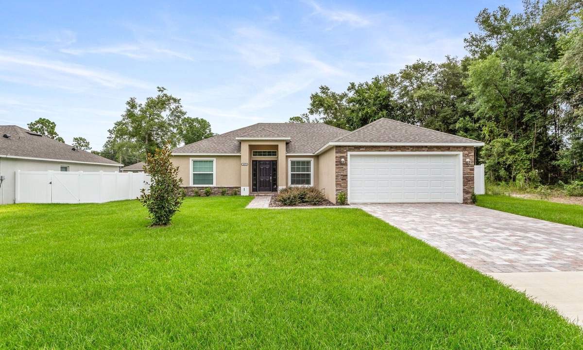 Summerfield House | Village Retreat Hot Tub Solar 4BR Near The Villages