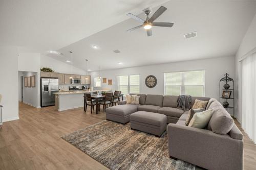Sumter County House | Villages 3BR By Eastport Square and Water Edges Recreation
