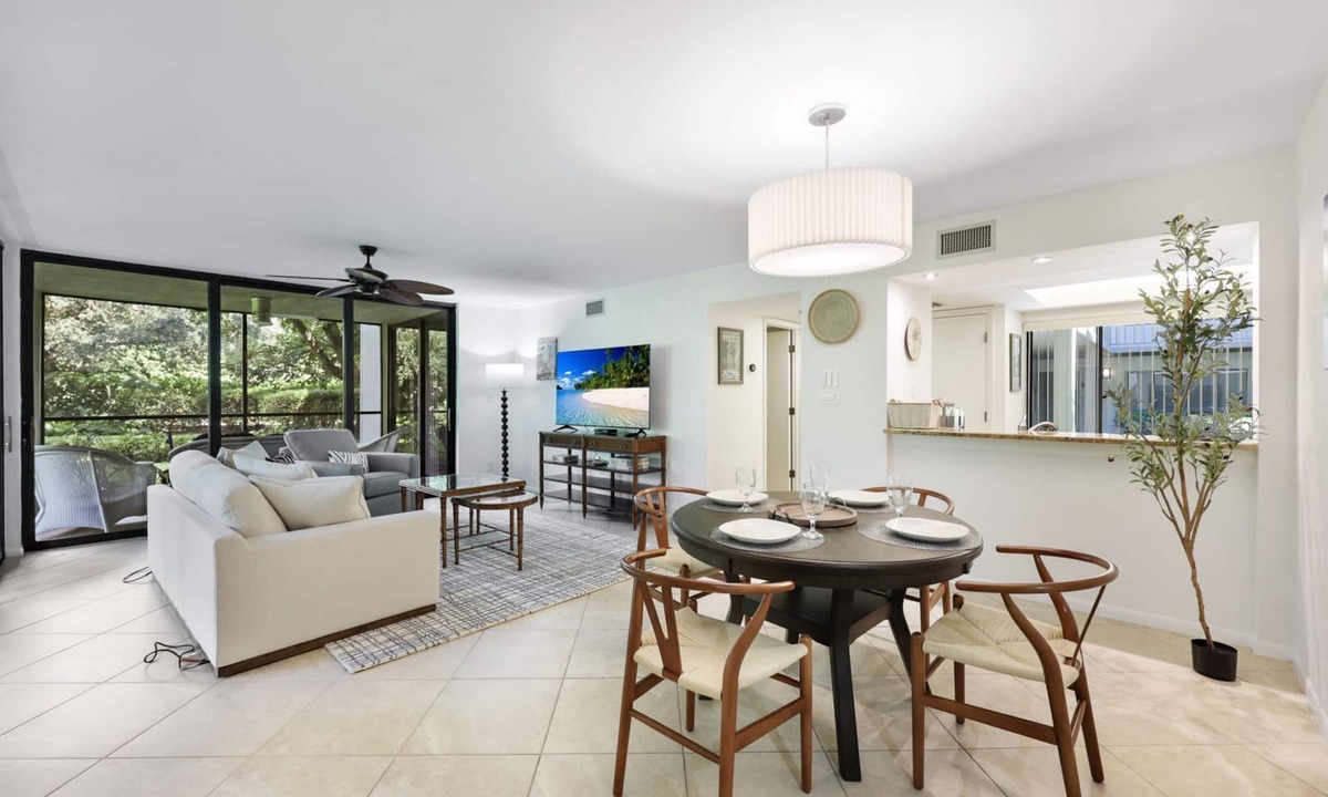 Bonita Bay House | Vista: Screened Patio, Close to Beach