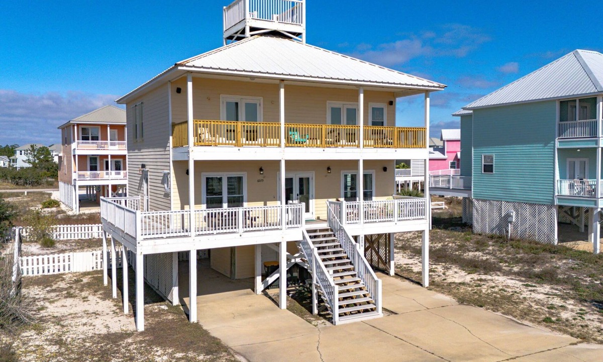 Morgantown House | Vitamin Sea, 3 Min Walk to the Beach, Sleeps 13