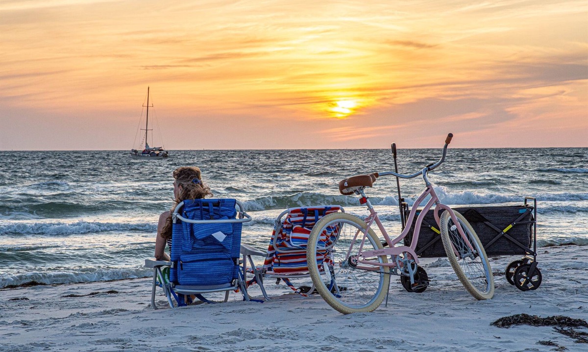 Port St. Joe House | Walk to Beach| 2 Pools| Golf Cart| 3 King Beds| Amazing Sunset 🔆