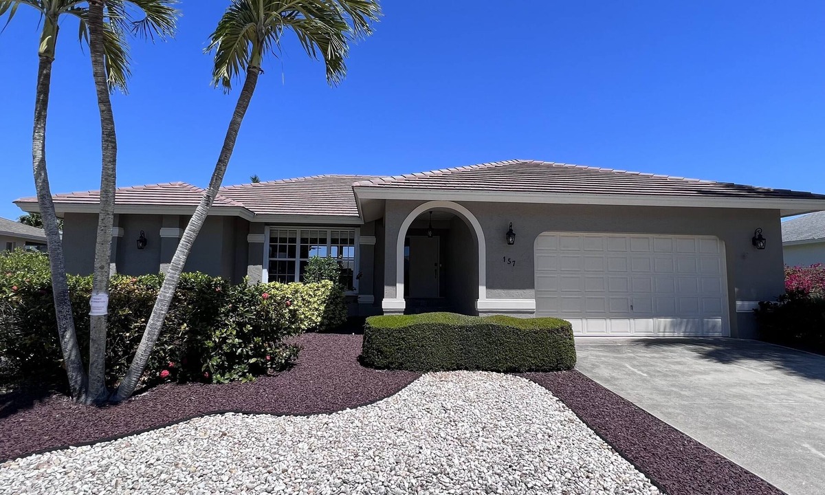 Marco Island House | Walk to beach, restaurants and JW Marriott with private pool. Great amenities.