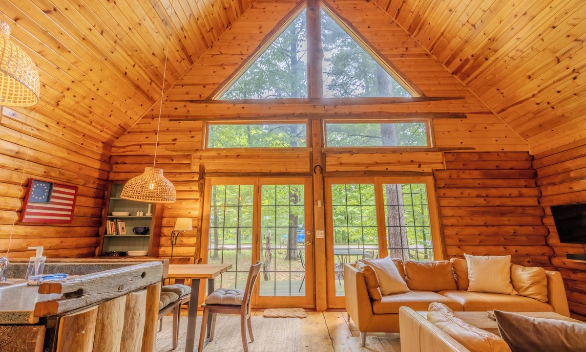 Elk Rapids House | Walk to Downtown Elk Rapids + Steps from East Grand Traverse Bay | Sleeps 6