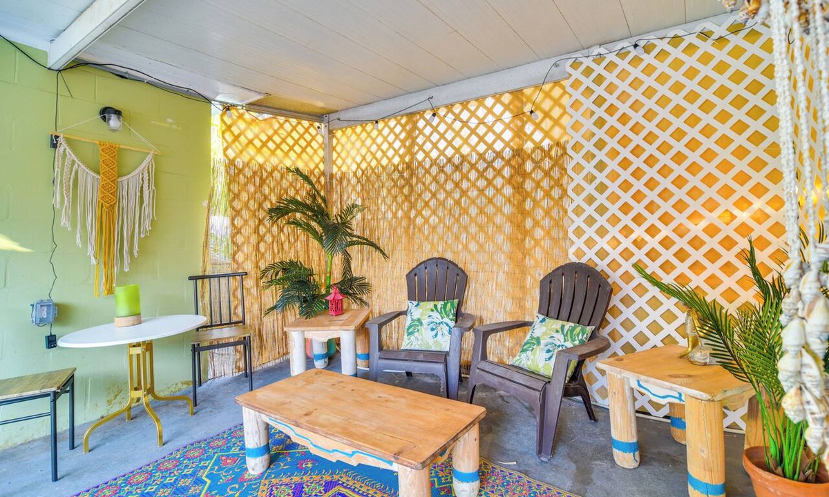 Greater Woodlawn Apartment | Walk to Parks & Dining: Central St. Pete Oasis